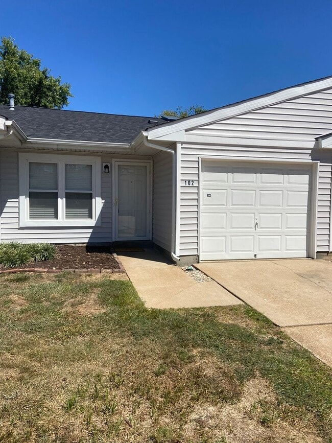 Building Photo - 2 Bed 1 Bath home in Valley Park, MO 63088...