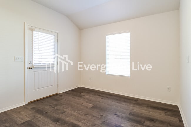 Photo - 100 Jasmine Ct