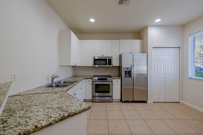 Photo - 805 Middleton Dr SW