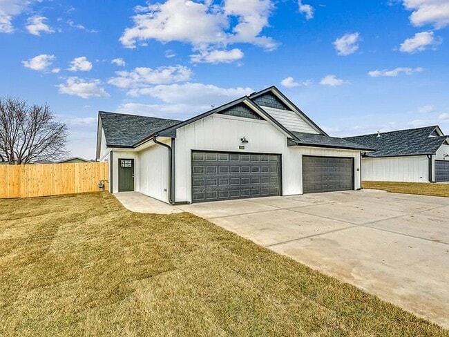 Photo - 3520 W 45th St S