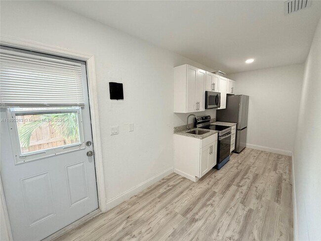 Photo - 4345 Vicliff Rd Unit 4345