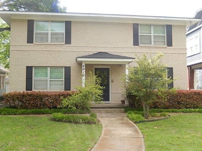 Building Photo - 1 Bedroom, 1 Bath Apartment in historic Munger Place!