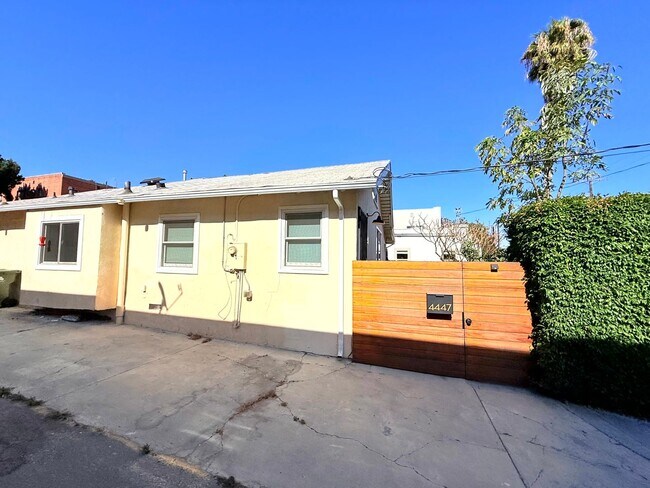 4447 Lockwood Ave