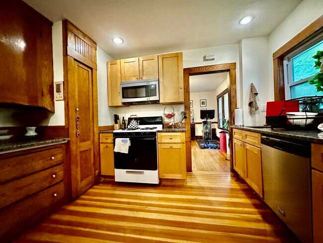 Photo - 112 Colborne Rd Unit 2