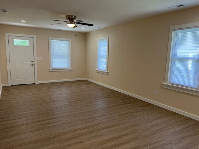 Photo - Recently Updated 3 Bedroom near OTC