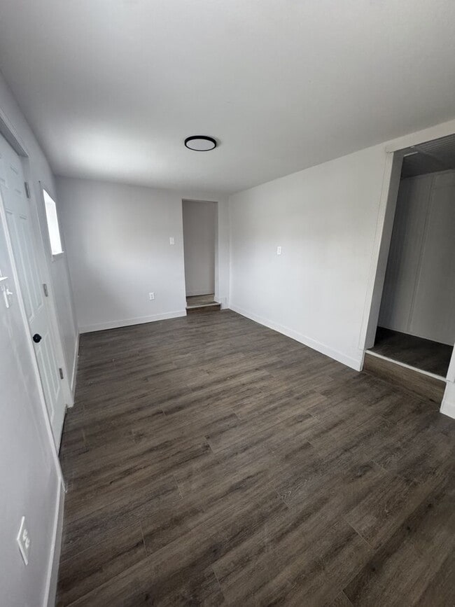 Photo - Welcome to this spacious 3-bedroom, 1-bathroom home located in the heart of Washington Courthouse...