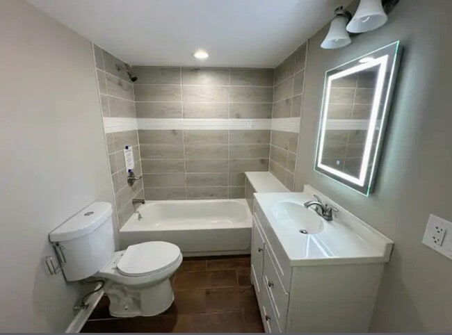 Photo - 149 S 14th Ave Unidad 906s 10th ave maywood