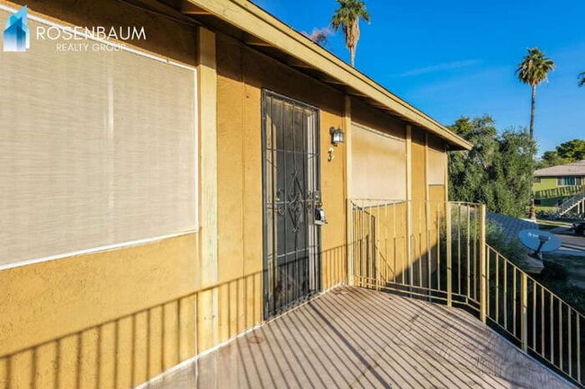 Photo - 3313 W Harmont Dr Unidad 3