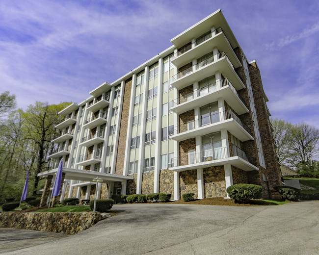 Frente exterior de Valley Tower - Valley Tower/Prospect Hill Apartments