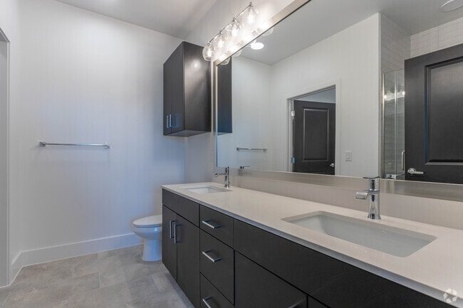 2 BR, 2 BA - 1,139 SF