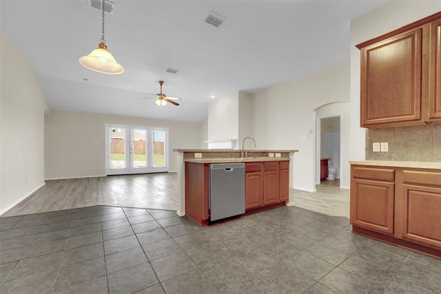 Photo - 305 Woodridge Dr