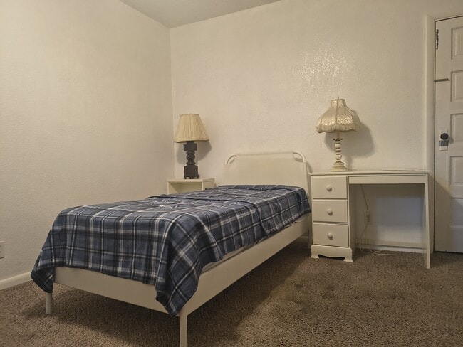 Photo - 700 Hughlett Ave