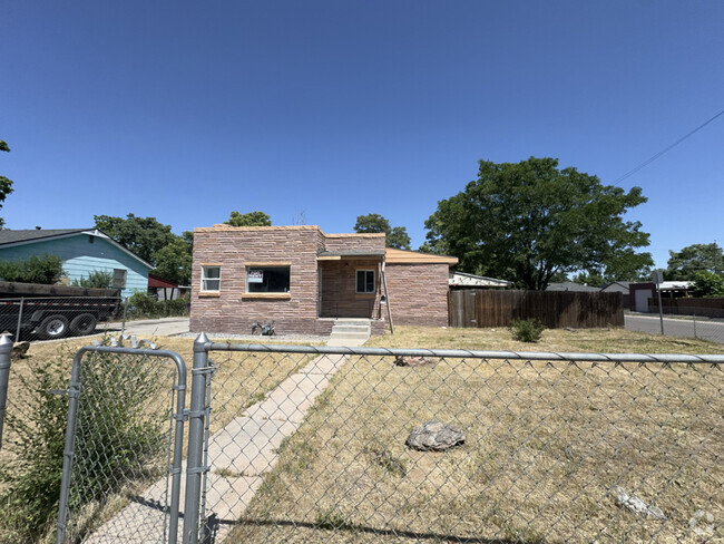 Building Photo - 4950 Milwaukee St Rental