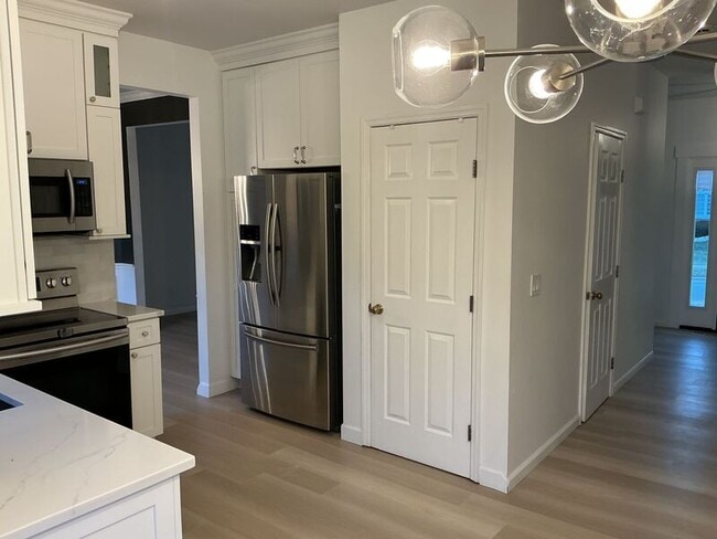 Photo - 104 W Stoneridge Dr