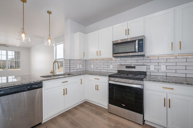 Photo - 422 Waterfowl Wy