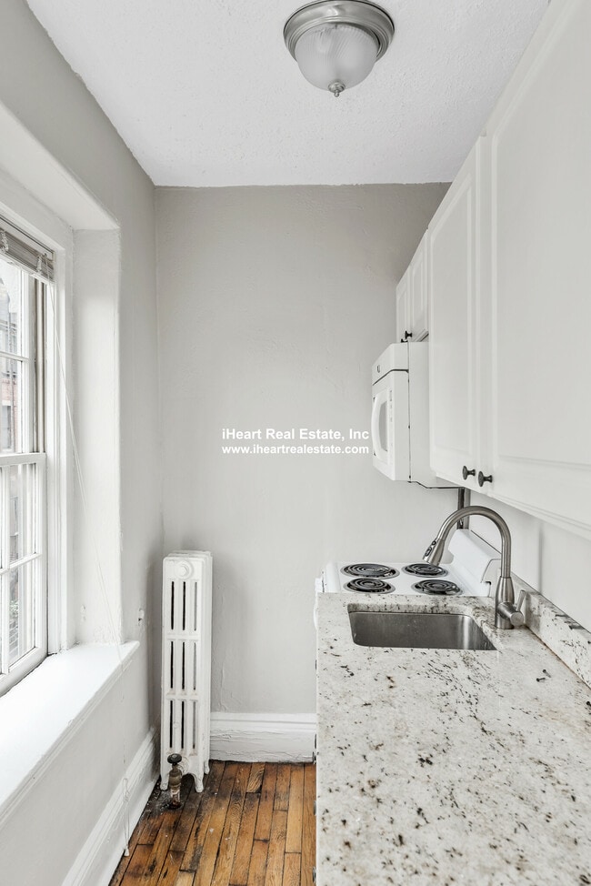 Photo - 47 S Russell St Unit 4