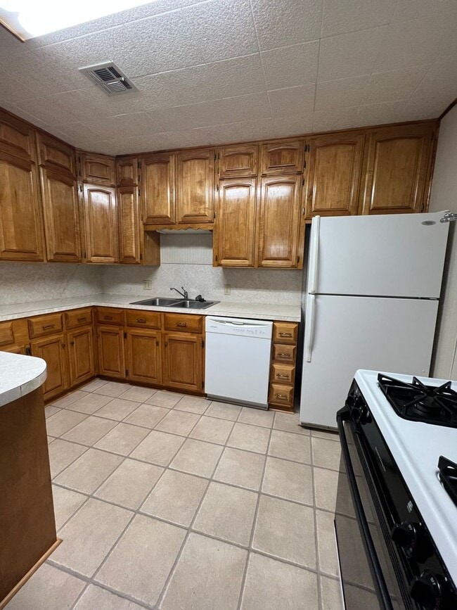 Photo - 606 SW 26th Pl