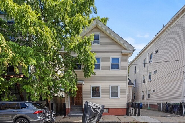 Building Photo - 426 Norfolk St Unit 1 Rental