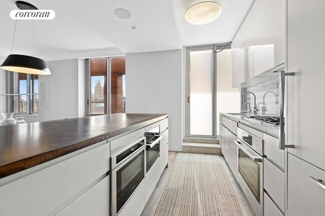 Photo - 101 W 79th St