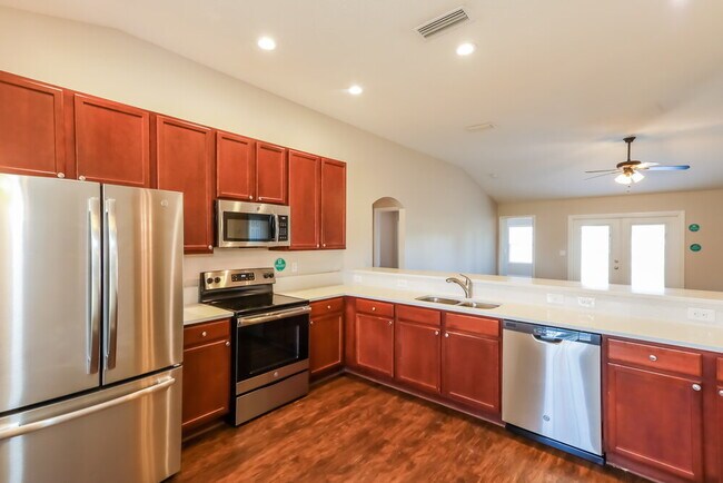 Photo - 2608 Royal Pointe Dr