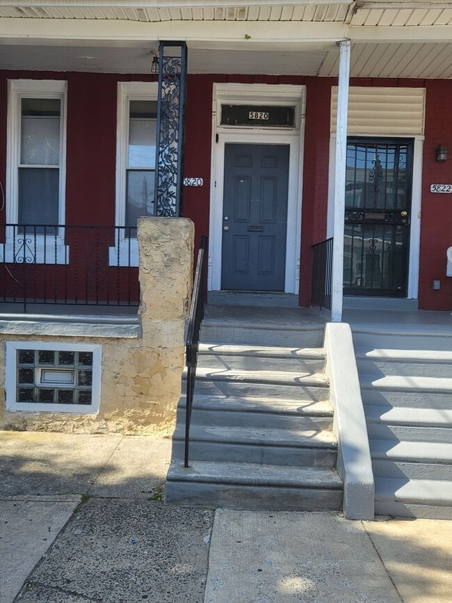 Building Photo - 5820ARCH Unit 1