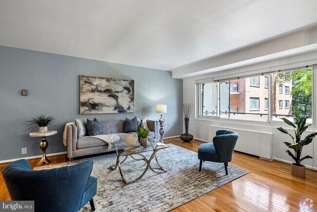 Building Photo - 4201 Cathedral Ave NW Unit 421W Rental