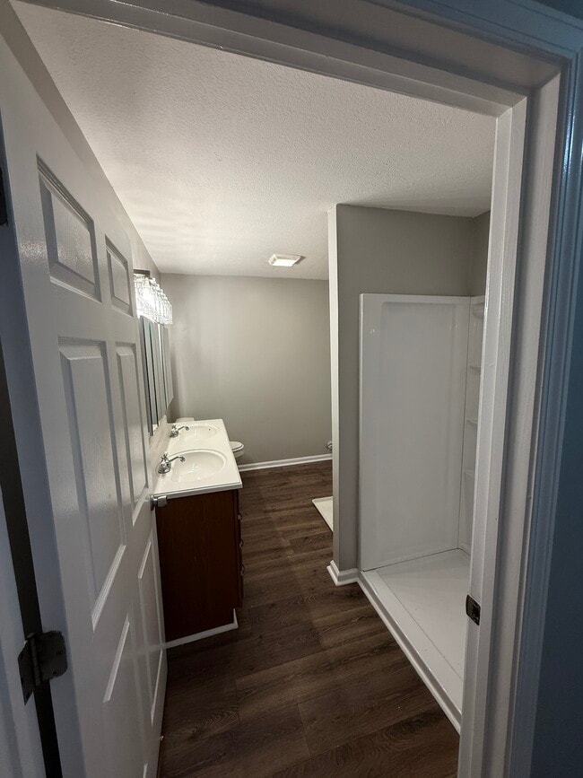Photo - 800 Lullwater Rd Unit 800