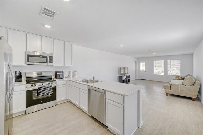 Photo - 100 Burt Rainey Ln