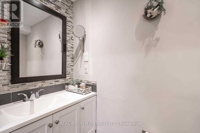 Photo - 2261 Hanbury Ct