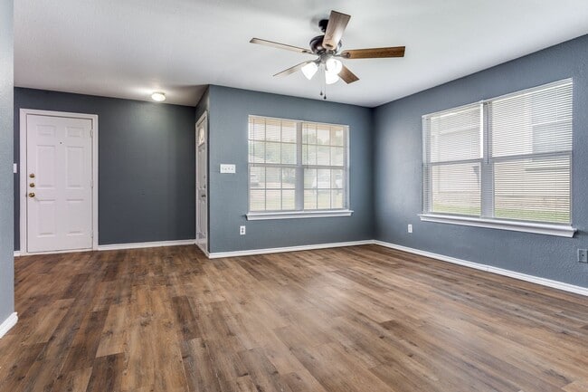 Building Photo - A Peaceful Retreat: 3 Bedroom Duplex Rental