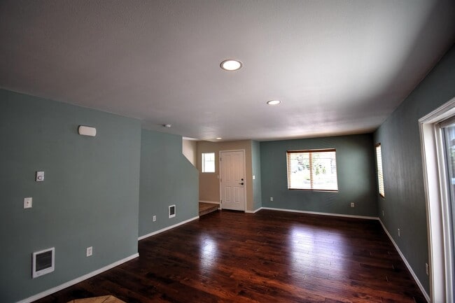 Photo - 8724 Stockholm Ln NE