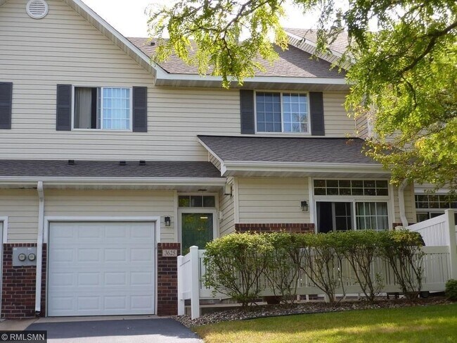 Photo - 3625 Vermilion Court North