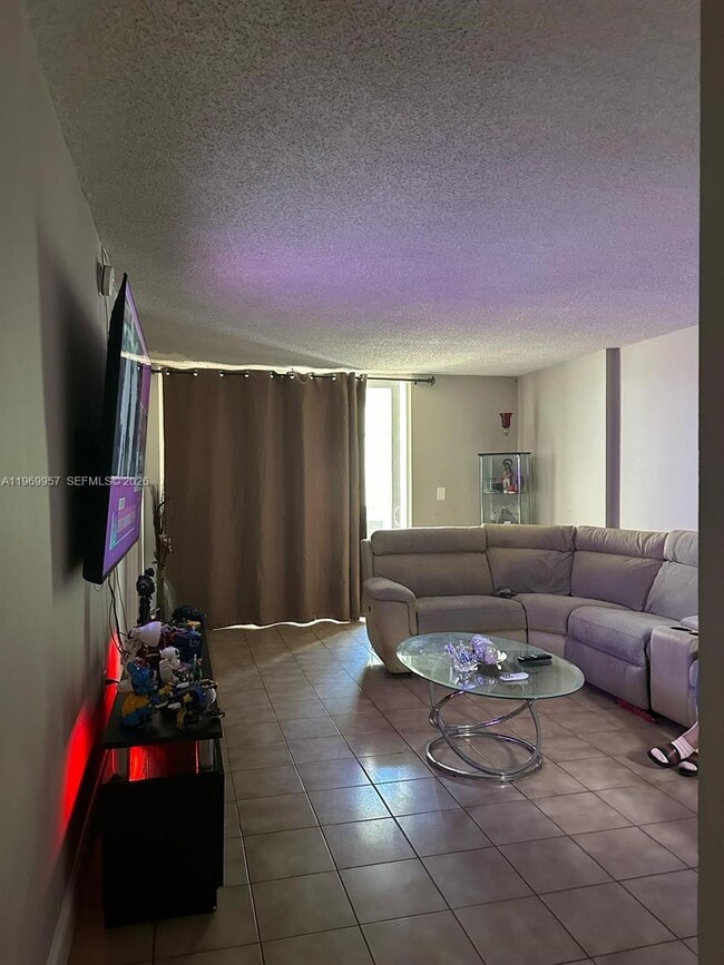 Photo - 10000 NW 80th Ct Unidad 2433