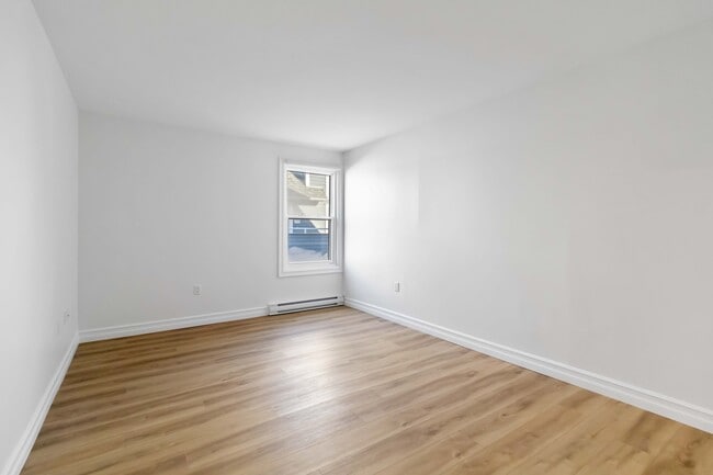 Photo - TWO BEDROOM APARTMENT AVAILABLE IN THE HEART OF DARTMOUTH Unit 705