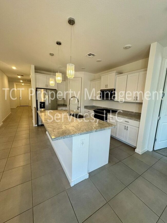 Photo - Beautiful like new home in San Tan Groves