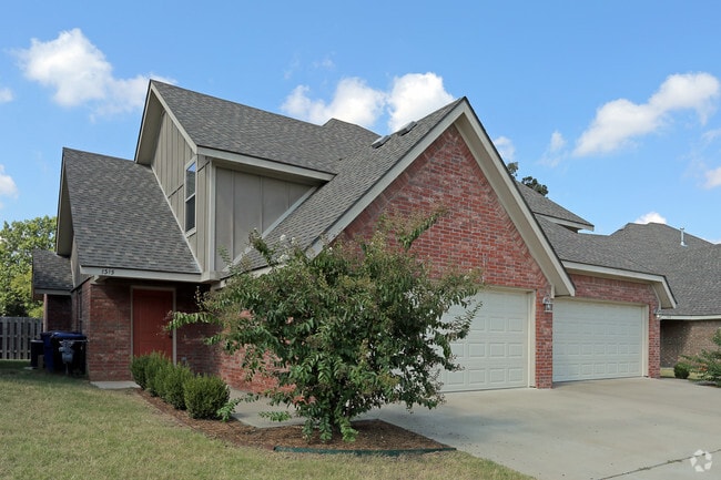 2 Car garage duplexes - Willowbrook Duplexes