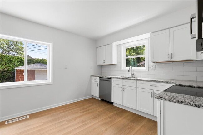 Photo - 21374 Ithaca Ave