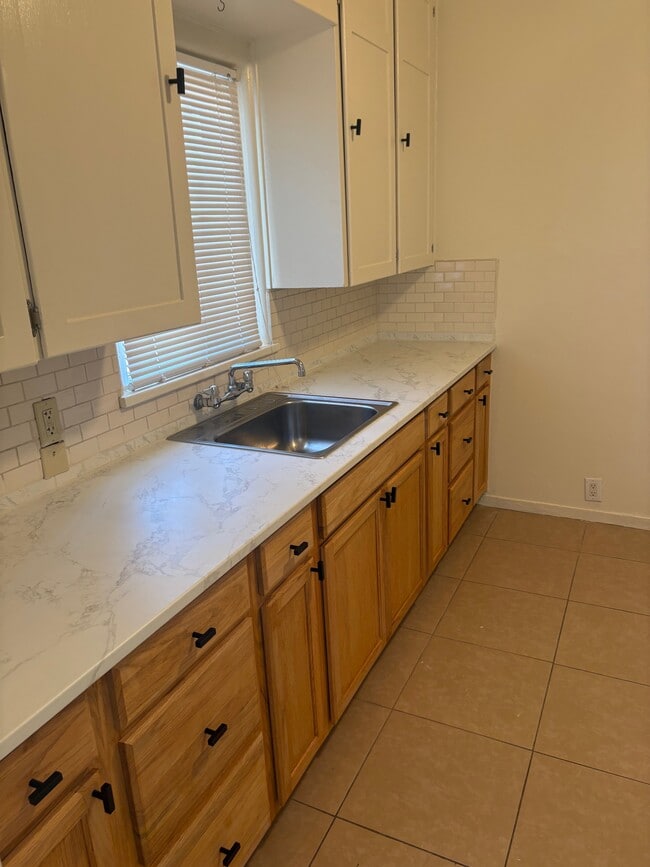 Photo - 623 14th St NW