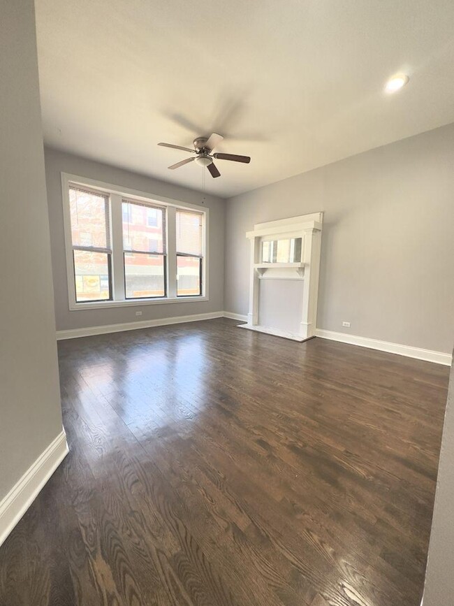 Building Photo - 2 bedroom in Chicago IL 60640 Unit 4408-1 Rental