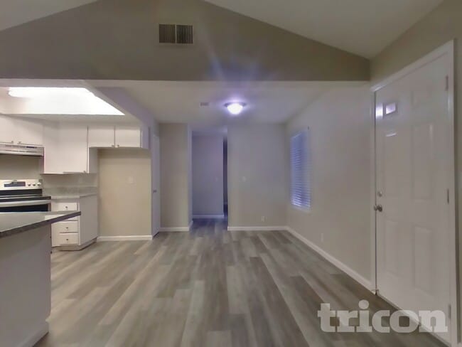 Photo - 516 Asbury Ln