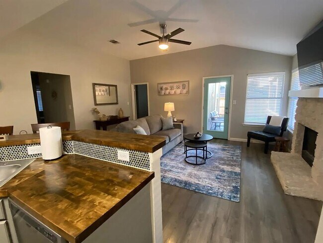 Photo - 2022 Balsam Way