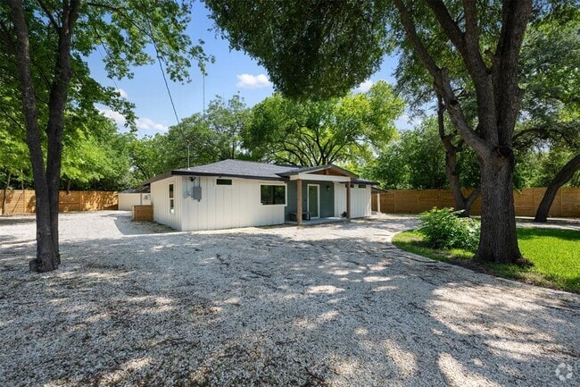 Building Photo - 9003 Capitol Dr Rental