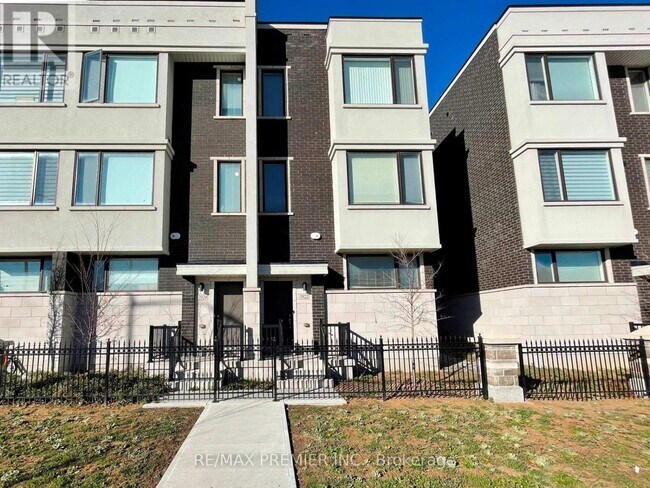 Photo - 3922 Major MacKenzie Dr W