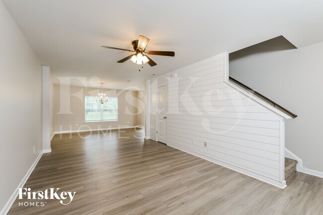 Photo - 107 Sawyer Ln