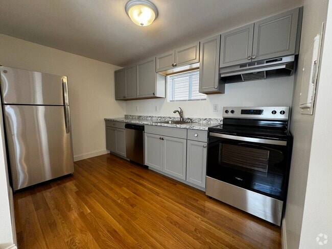 Building Photo - 43 Everett St Unit 47-2 Rental