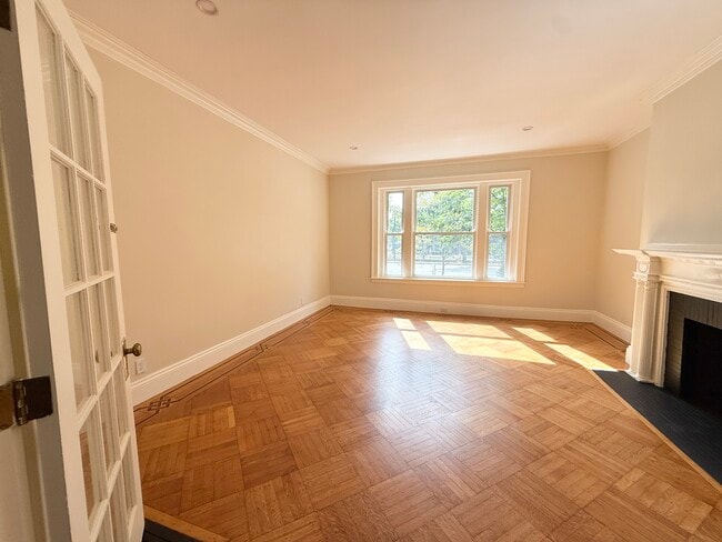 Photo - 1726 Beacon St