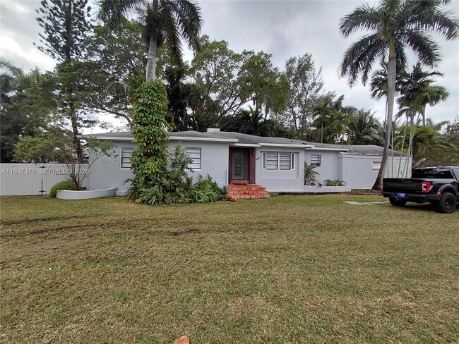 Building Photo - 1050 NE 82nd St