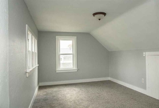 Photo - 108 N Main St