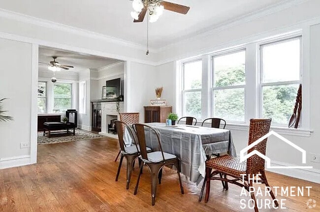 Building Photo - 5021 W Belden St Unit 2W Rental
