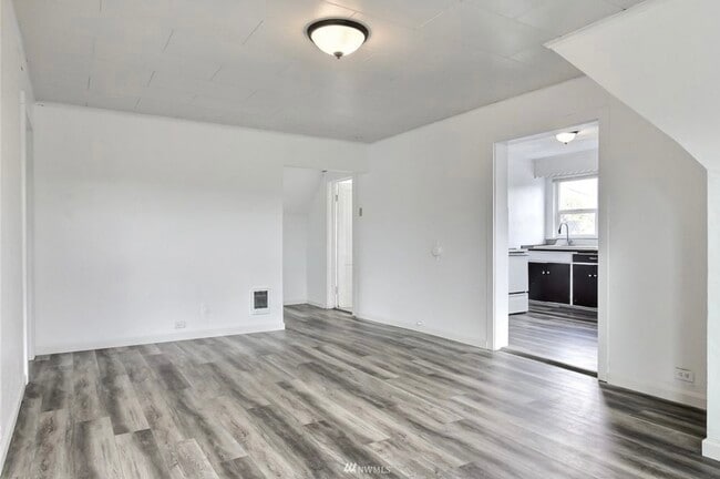 Photo - 517 W Center St